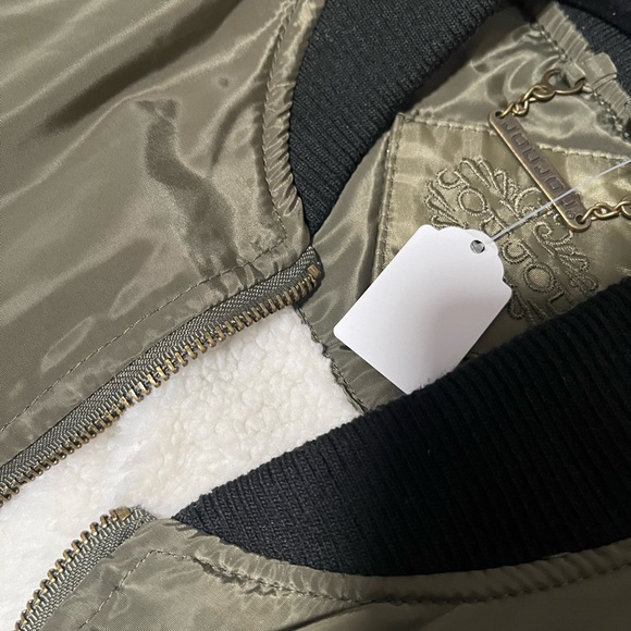 Aviation Bomber Jacket with Fur - Picture 7 of 7